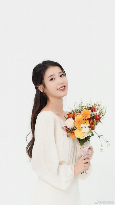 IU
