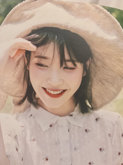 IU 森系白色