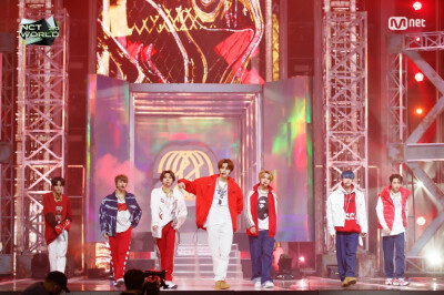 NCT U 90's Love
李永钦Ten 董思成Winwin 李敏亨Mark 李帝努Jeno 李楷灿Haechan 刘扬扬Yangyang 郑成灿Sungchan