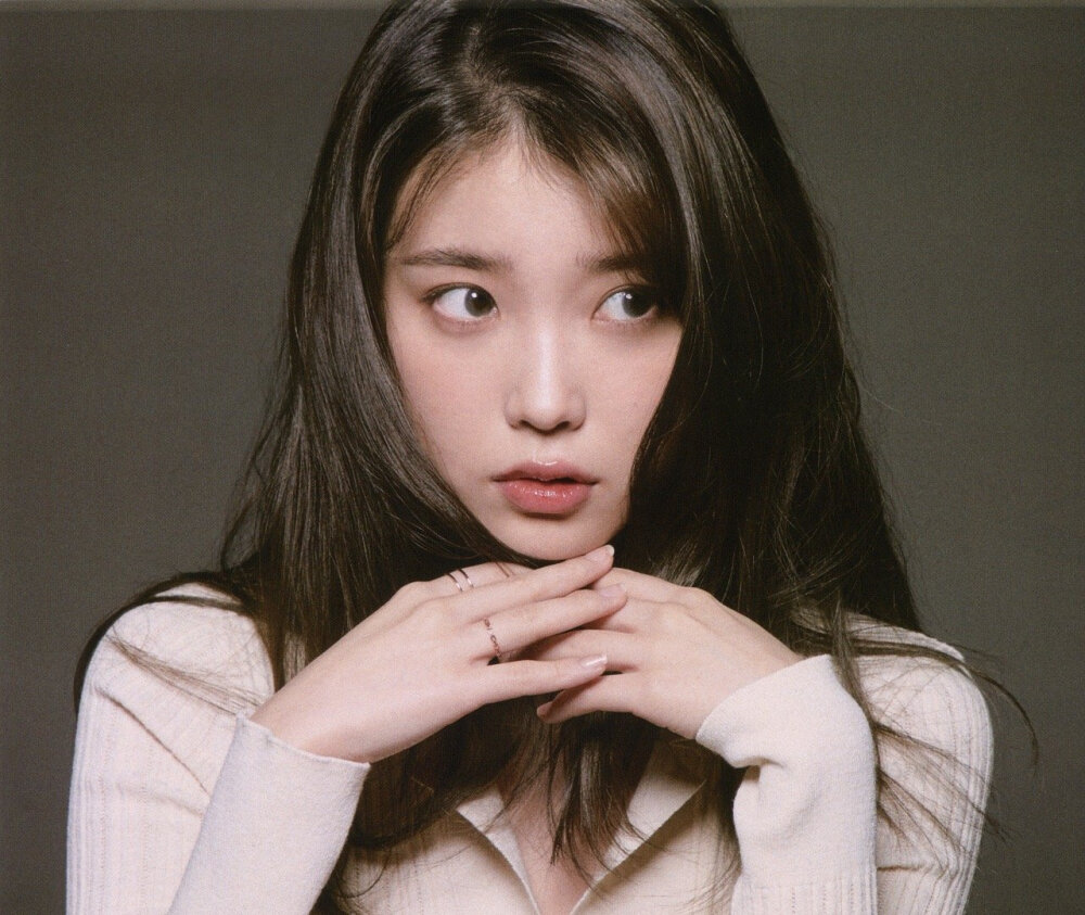 IU 李知恩 