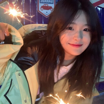 星空迷上了山野，有雾有灯，也有归人！