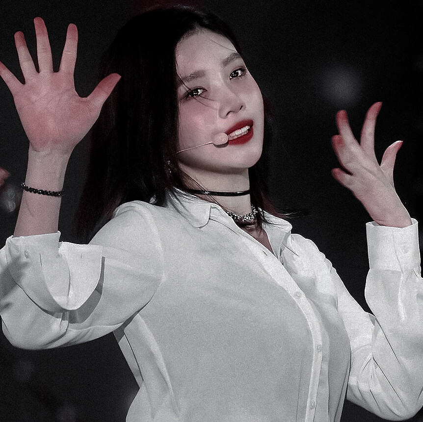 ∥hot body
@FullofJoy960903 ​​​∥
朴秀荣「四张」
©YEXACI