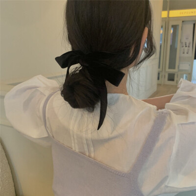 女头像 by：朵莉