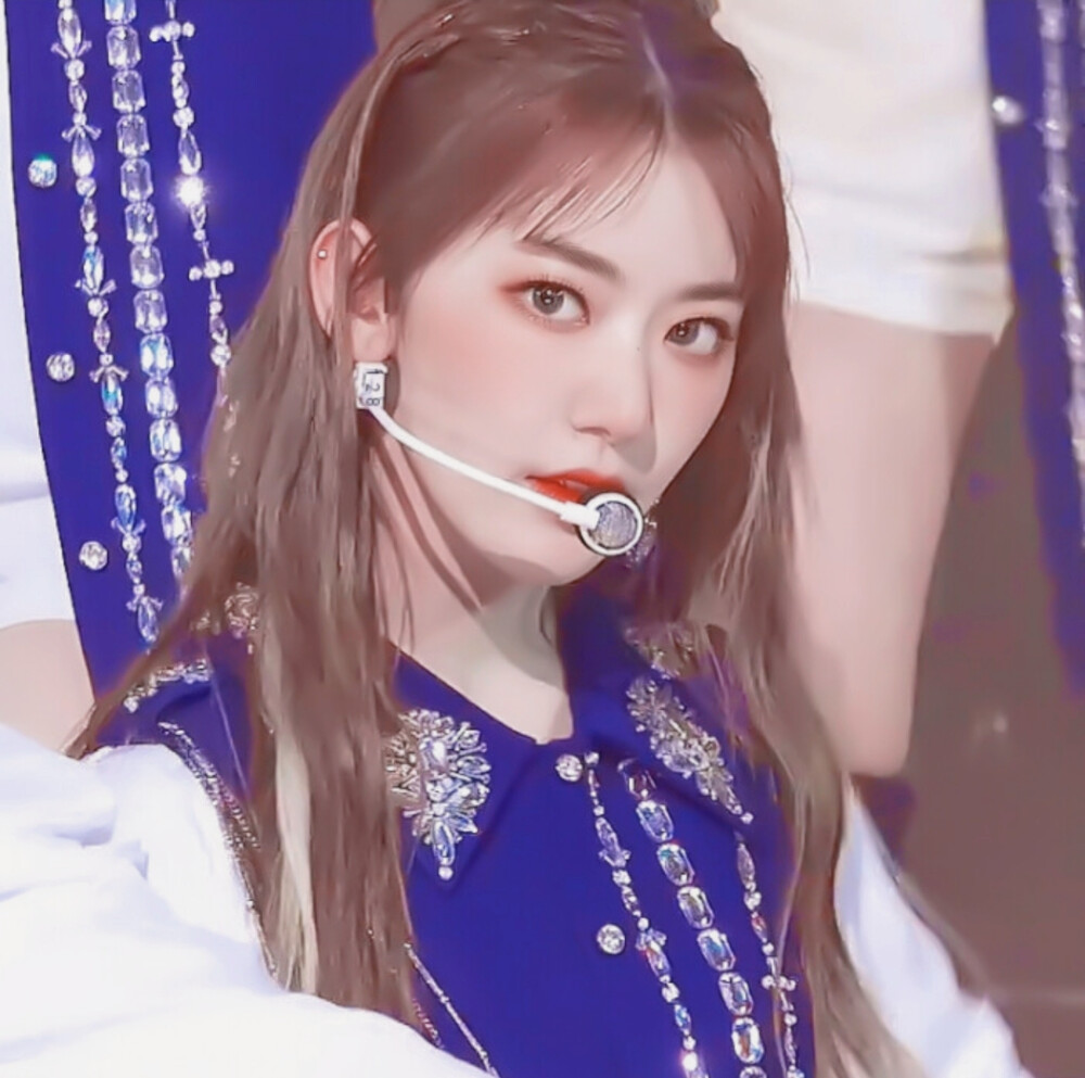 “念念不忘，必有回响。”
原截：江纪然
滤镜：阿四七_