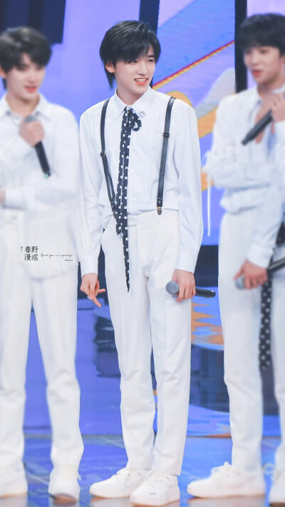 宋亚轩接招吧前辈