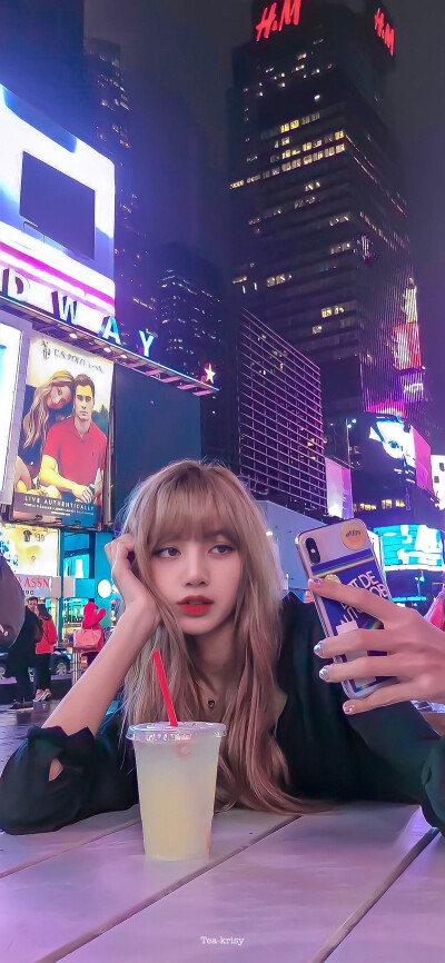 Lisa壁纸