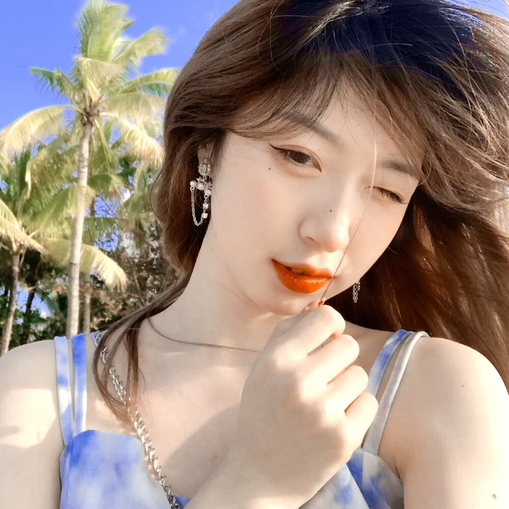 来玩个小游戏。
打出一个明星的名字（内娱 南韩 都可）（男 女 都可）（单人 组合 都可）
我会来回复
1（不喜欢）2（不太认识）3（磕颜）4（好感）5（快粉上但没粉上）6（粉）