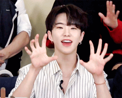 权顺荣
wuli王咂nim~