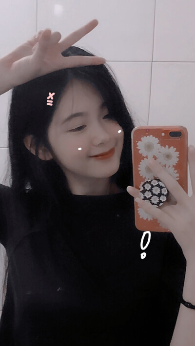 恭喜君君拥有一万三个粉丝~也希望wuil君君越来越好 天天开心~