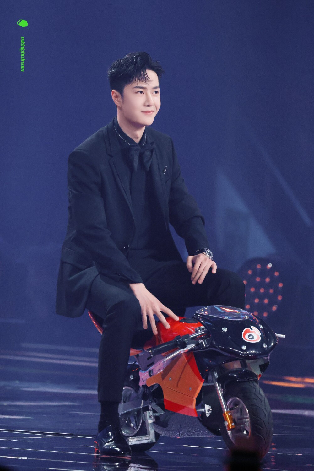 王一博2020微博之夜