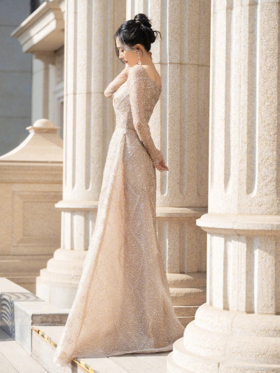 幂幂昨晚美爆了
cr.花吻