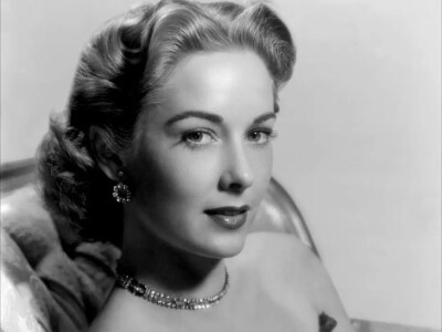 维拉·迈尔斯
Vera Miles
出生日期：1929-08-23出生地：美国,俄克拉荷马州,博伊西市更多中文名：薇拉·迈尔斯更多外文名：Vera June Ralston (本名)家庭成员：Bob Jones（夫）IMDb编号：nm0587256
