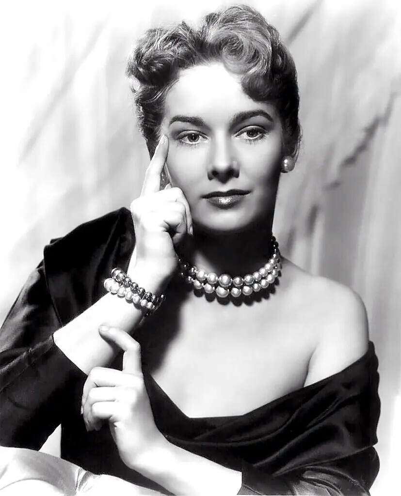 维拉·迈尔斯
Vera Miles
出生日期：1929-08-23出生地：美国,俄克拉荷马州,博伊西市更多中文名：薇拉·迈尔斯更多外文名：Vera June Ralston (本名)家庭成员：Bob Jones（夫）IMDb编号：nm0587256
