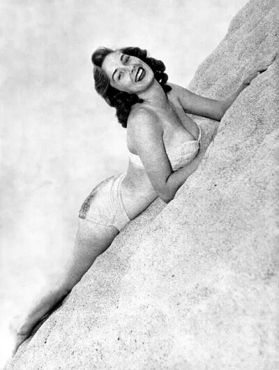 维拉·迈尔斯
Vera Miles
出生日期：1929-08-23出生地：美国,俄克拉荷马州,博伊西市更多中文名：薇拉·迈尔斯更多外文名：Vera June Ralston (本名)家庭成员：Bob Jones（夫）IMDb编号：nm0587256
