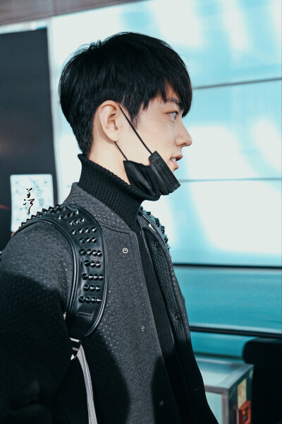 161225北京-重庆 肖战 机场