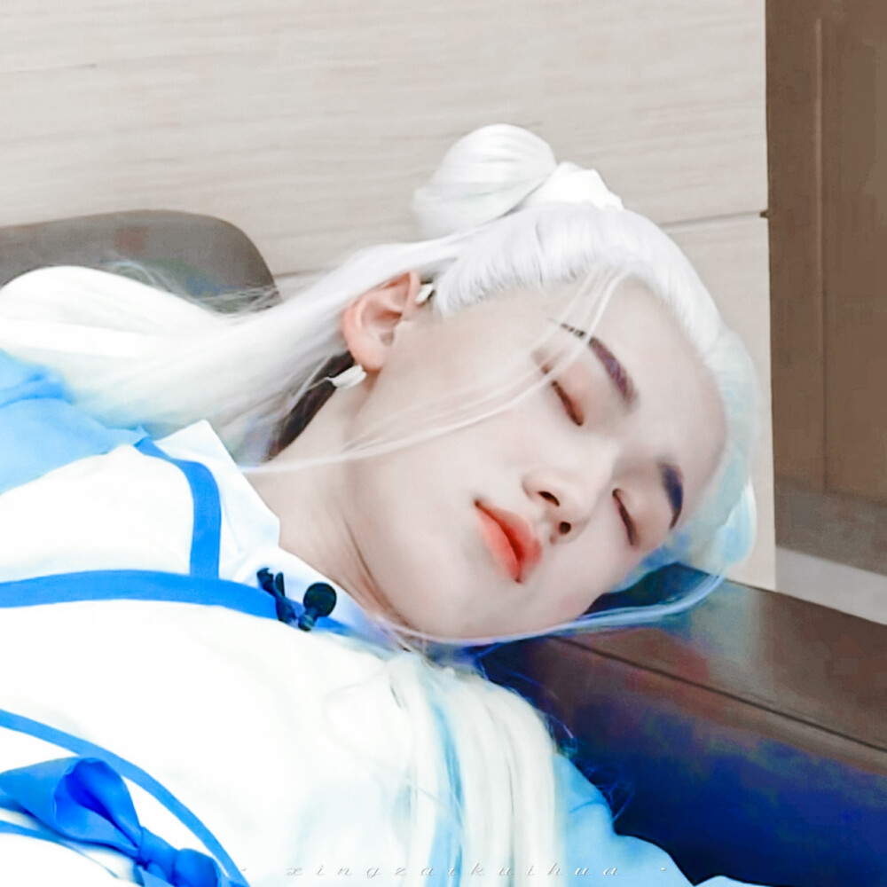 今天是17岁的宋亚轩´
原截白云里