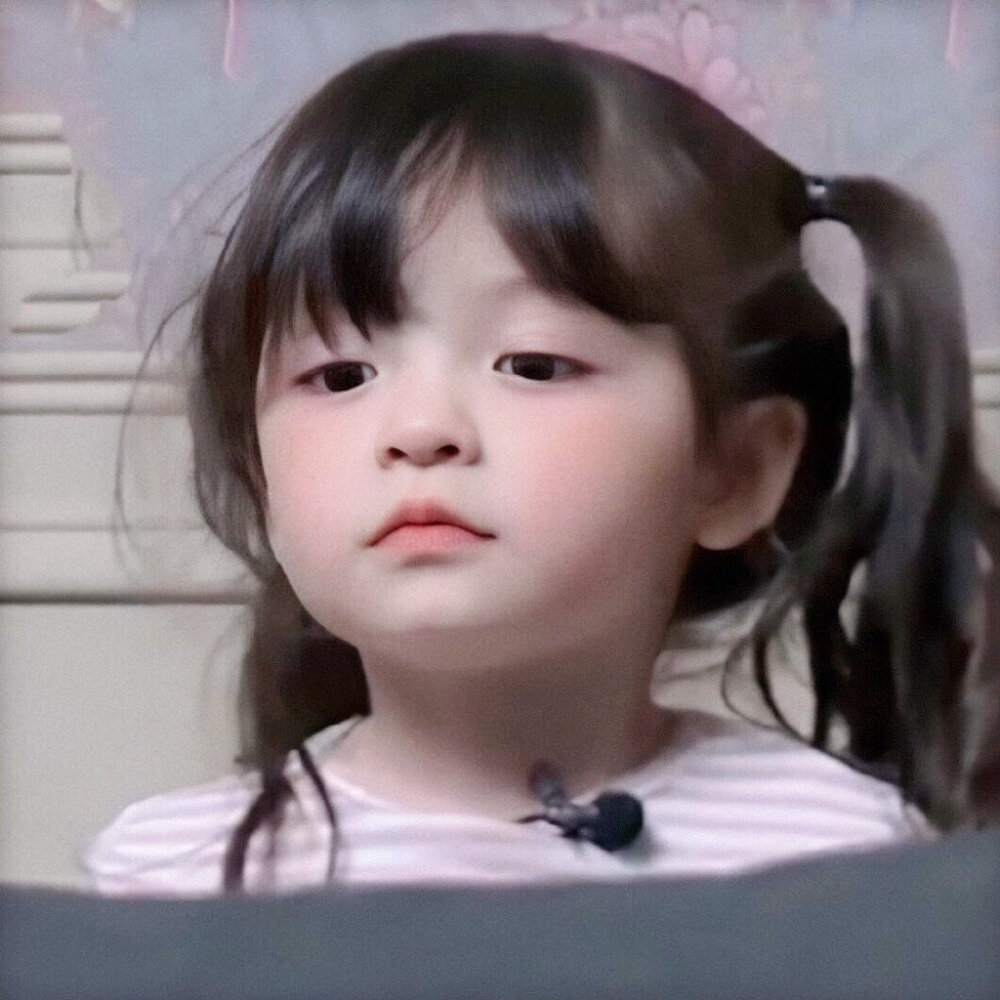 —
ᴾˡᵉᵃˢᵉ ᵇᵉ ᵃ ᵍʳᵉᵃᵗ ᵃᵈᵘˡᵗ ᵃⁿᵈ ᵃ ᶜᵘᵗᵉʳ ᶜʰⁱˡᵈ·
请成为厉害的大人和更可爱的小孩 ​​。
cr. 春山清野