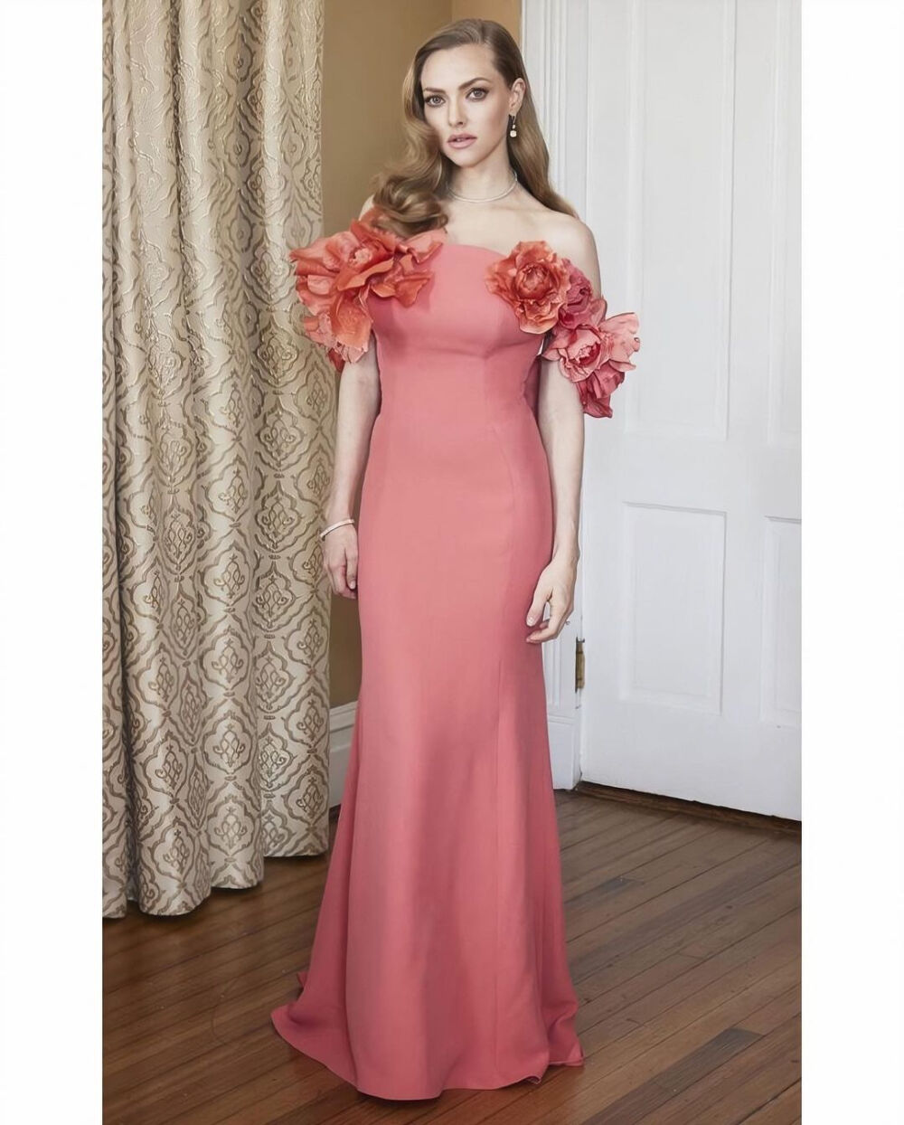 金球奖2021 | Amanda Seyfried in Oscar de la Renta
[weibo@-slyvieCX-]