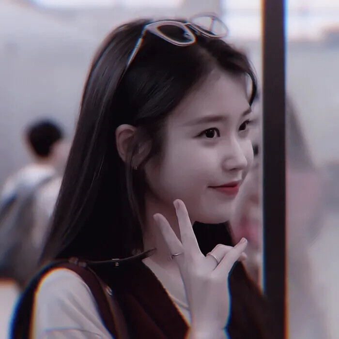 IU