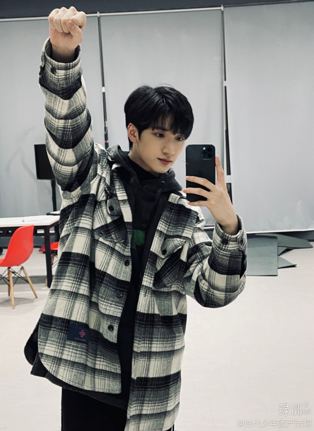 严浩翔
图源见图上