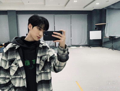 严浩翔
图源见图上