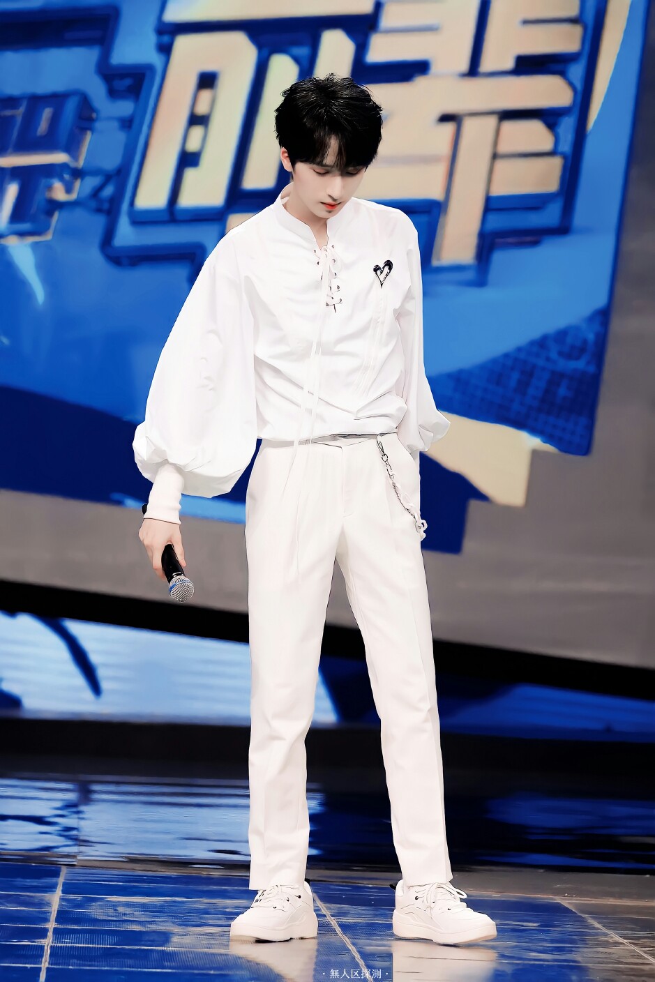 严浩翔
图源见图上