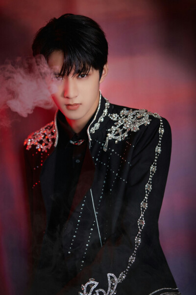 刘耀文
图源见图上