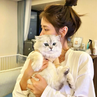 男头女头
抱猫抱狗
双向的奔赴才有意义。