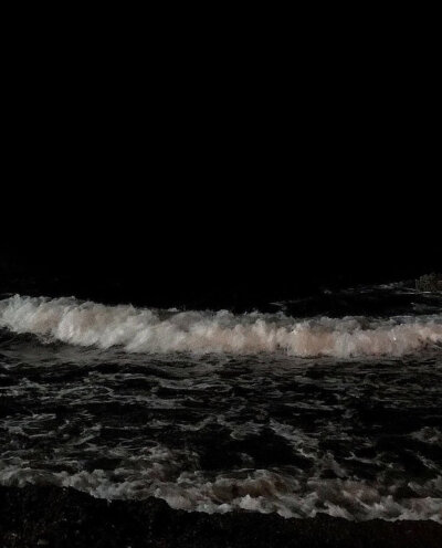 “我瞒着宇宙山河，悄悄想了你一下” ​​​