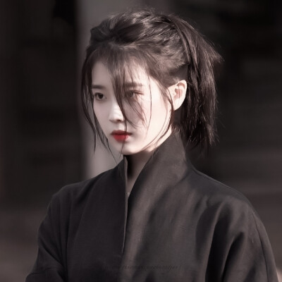 iu / 李知恩