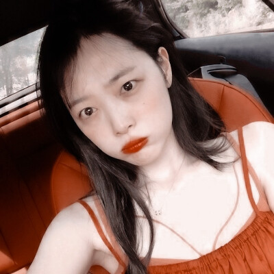 긴 머리를 기르세요. 바람이 불 때 마음도 불어요./崔真理