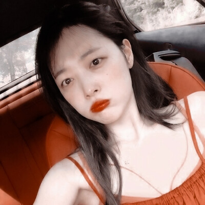 긴 머리를 기르세요. 바람이 불 때 마음도 불어요./崔真理