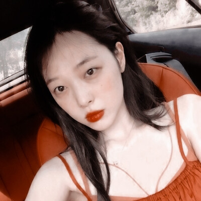 긴 머리를 기르세요. 바람이 불 때 마음도 불어요./崔真理