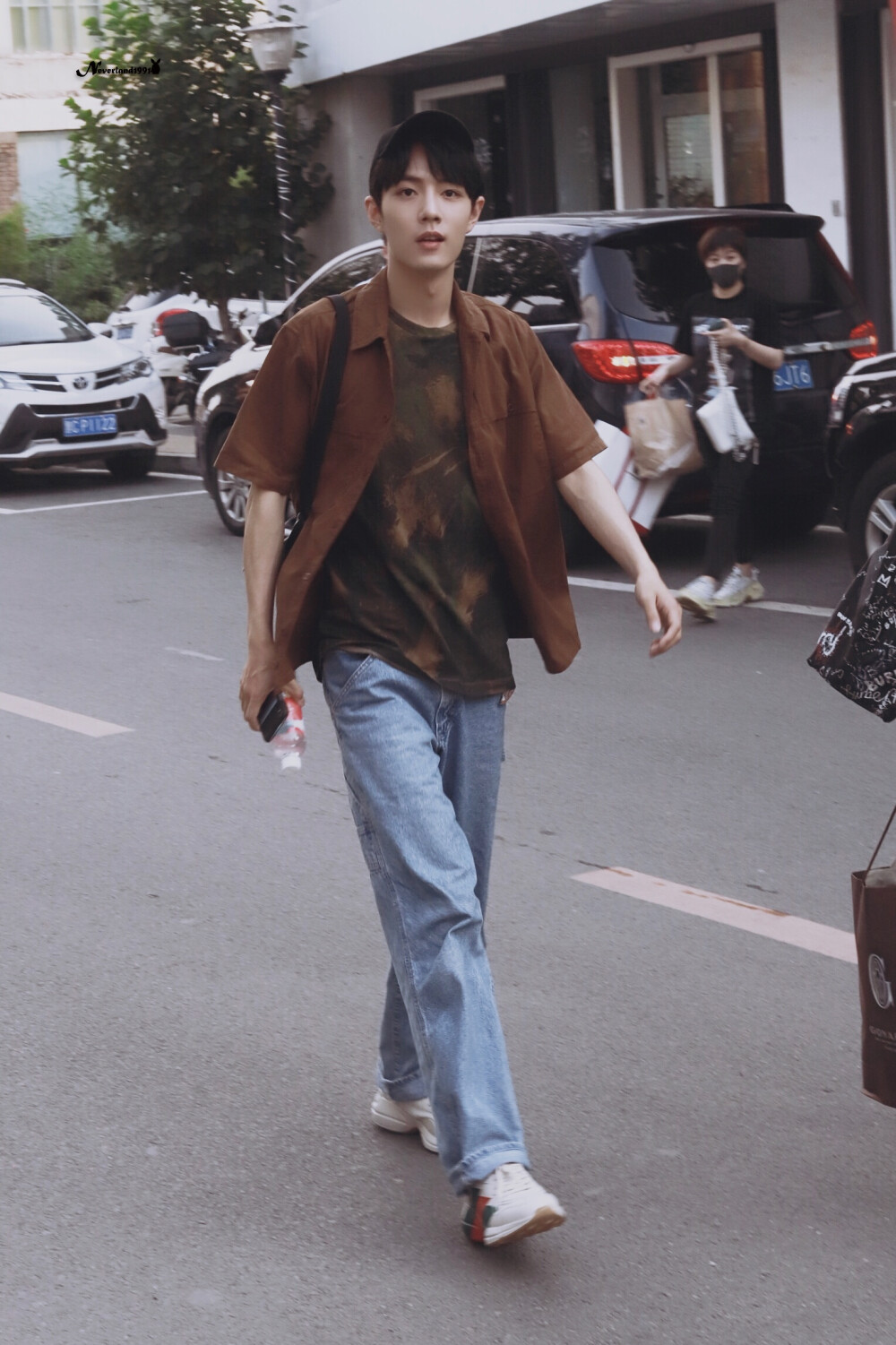 肖战街拍190712