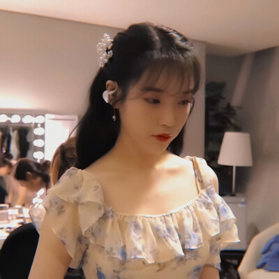 IU