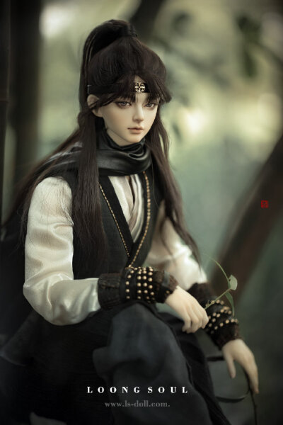 BJD
龙魂# #新娃上架# #暗卫·少年十一# #异闻卷轴番外特别篇#??
暗卫少年十一正式上架啦~老规矩，关注与转发，有机会获得裸娃哦~7月30日开奖。
「盛世昭昭若日月，我行不露。
如果暗卫的宿命是死去——为主而死，…