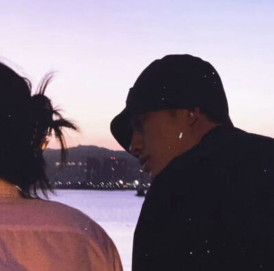 情侣头像 最感动的是他懂得你所有的口是心非。「侵权删」