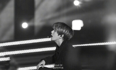  < 边伯贤 >
< proudofBAEK >