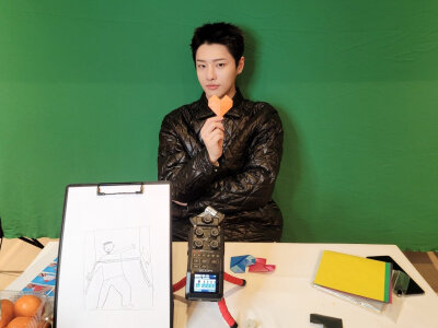 210310 承衍官推更新：
[STAFF HARD]
21.03.10 在房间一角做的剧透ASMR
从唰唰画的图画剧透
到把橘子做成艺术的兔子
只有MOODZ，WOODZ才知道的颜色
❤️orange and blue❤️
3月15日公布的 [SET]
❤️FEEL LIKE❤…