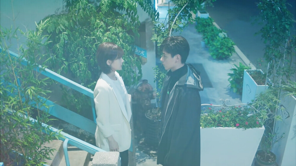 橙光素材
【自截】