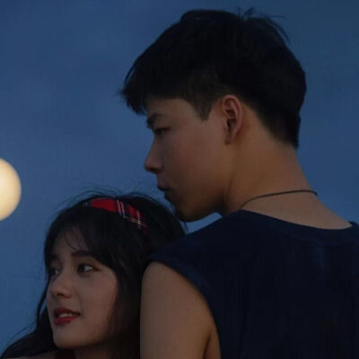 情侣头像 最感动的是他懂得你所有的口是心非。「侵权删」