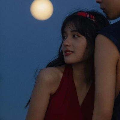 情侣头像 最感动的是他懂得你所有的口是心非。「侵权删」