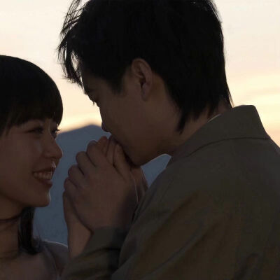 情侣头像 最感动的是他懂得你所有的口是心非。「侵权删」