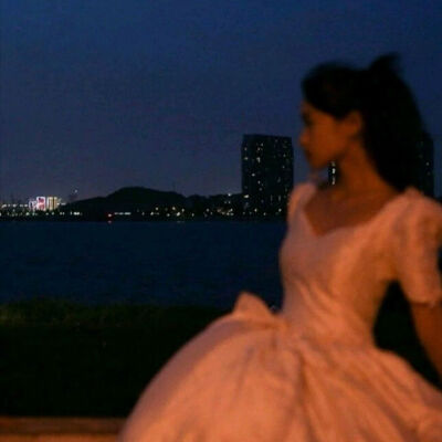 情侣头像 最感动的是他懂得你所有的口是心非。「侵权删」