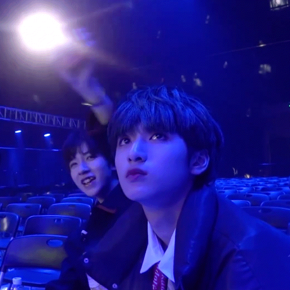 我麻了为什么一直在掉粉我只是去上学了而已。。