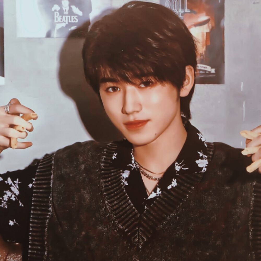 人间理想
"是你眼里的星辰大海 "