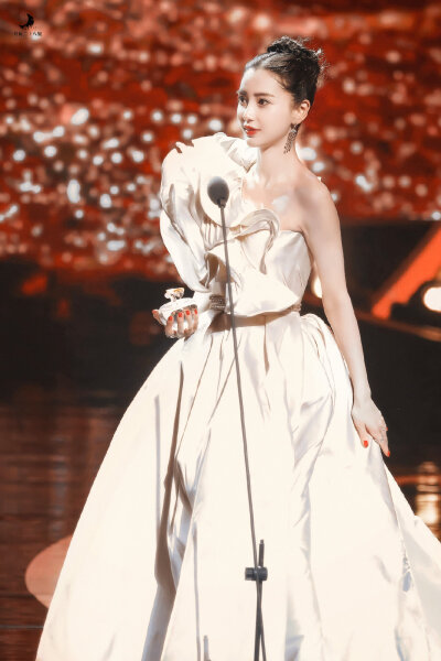 Angelababy
侵权删