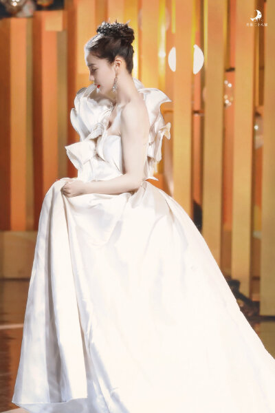 Angelababy
侵权删