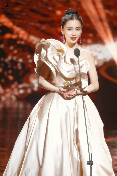 Angelababy
侵权删