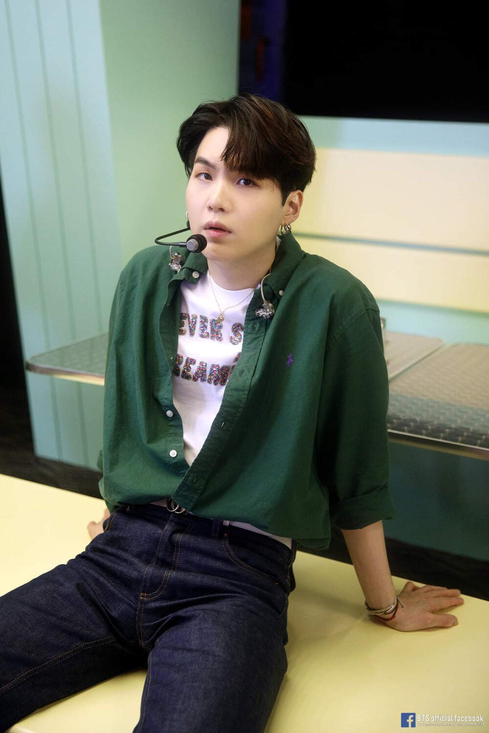 闵玧其
210309 官推➕小蓝书